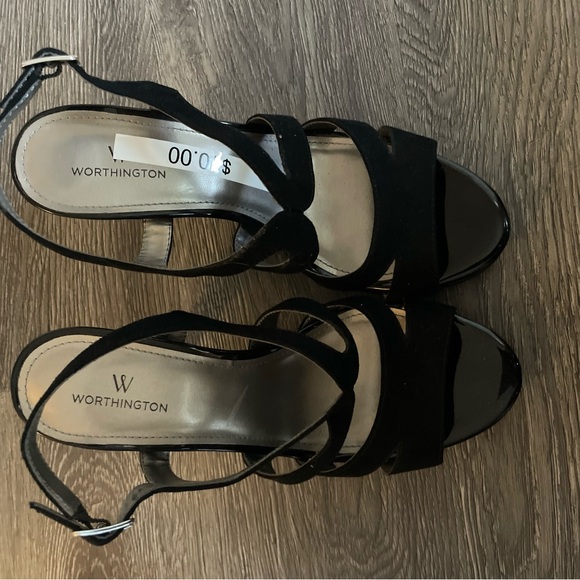 Black strapped heels - Picture 3 of 5